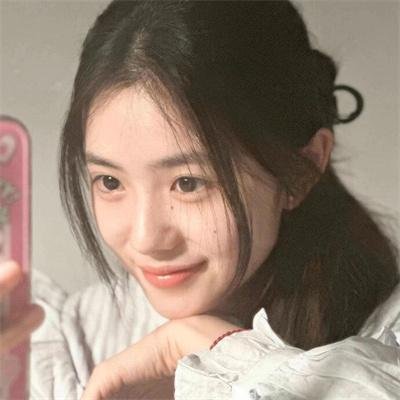拥抱太阳的月亮